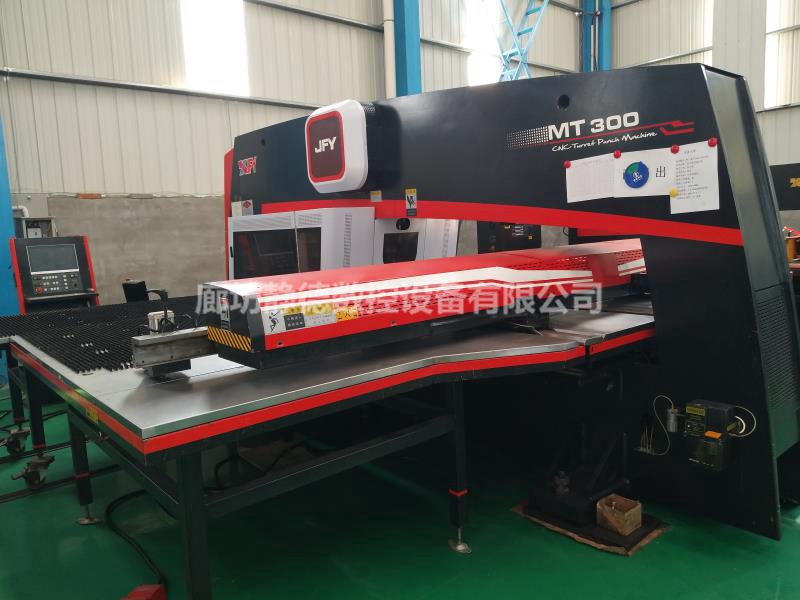 二手MT300E金方圆数控转塔冲床